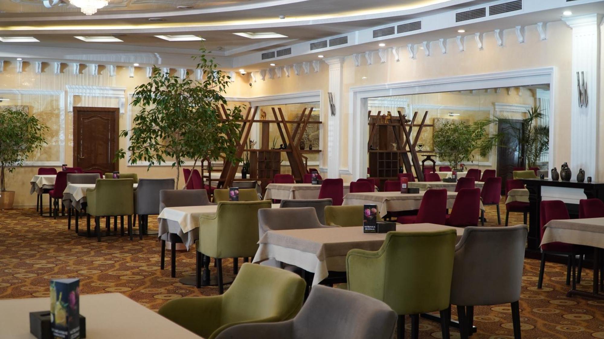Hotel Golden Dragon Bishkek Exterior foto