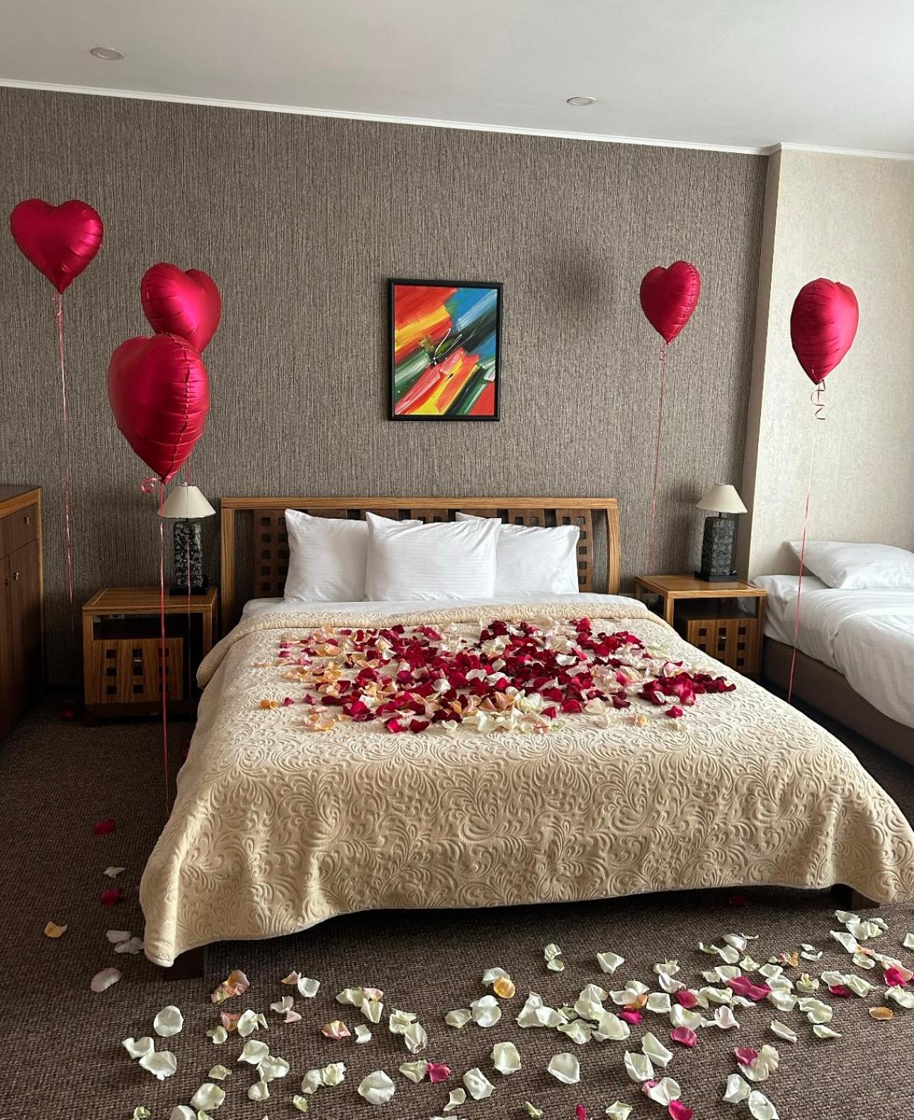 Hotel Golden Dragon Bishkek Exterior foto